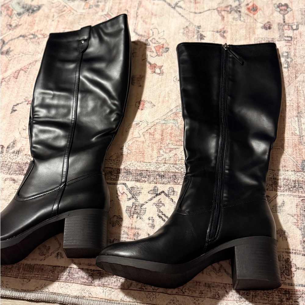 Elegant Black Leather Boots